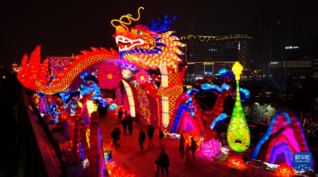 中国・西安市でランタン祭り開幕、お祝いムード高まる