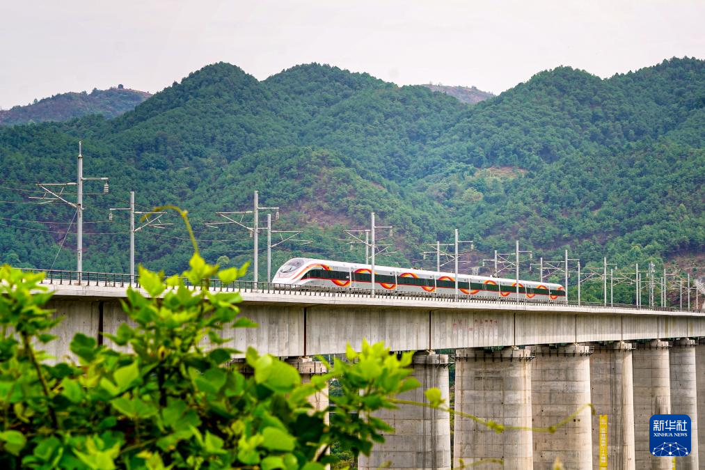 中国の渝昆高速鉄道、重慶－宜賓区間が開通