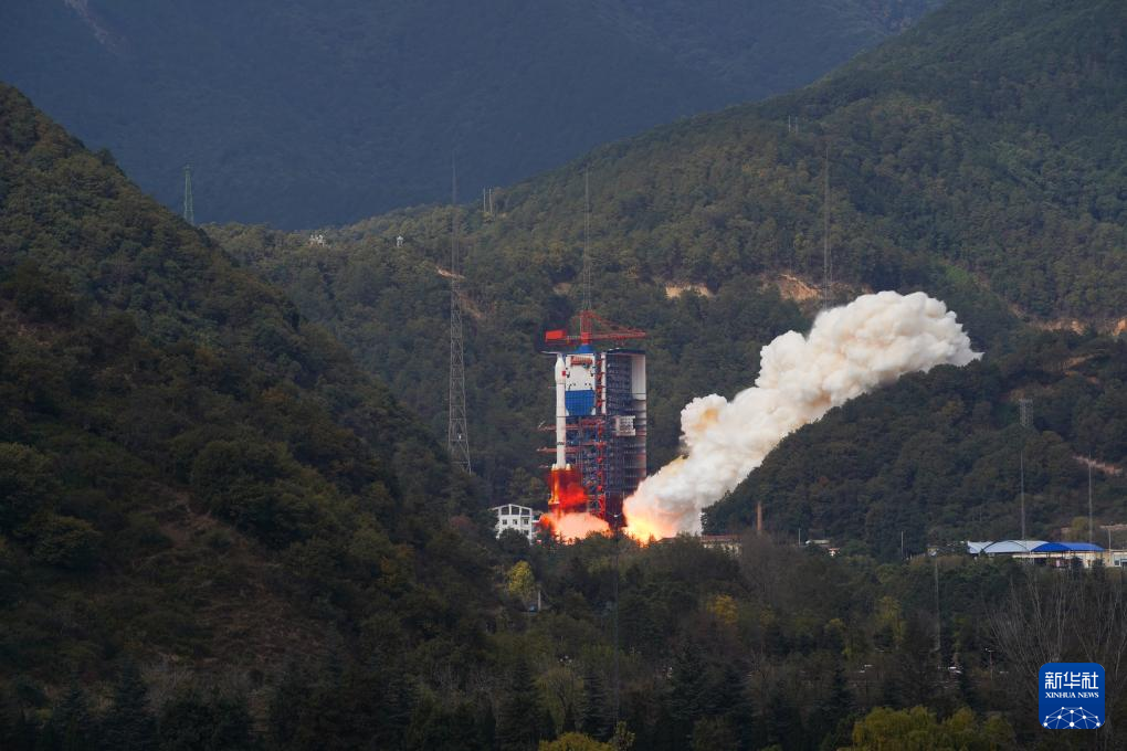 中国、通信技術試験衛星１３号の打ち上げに成功