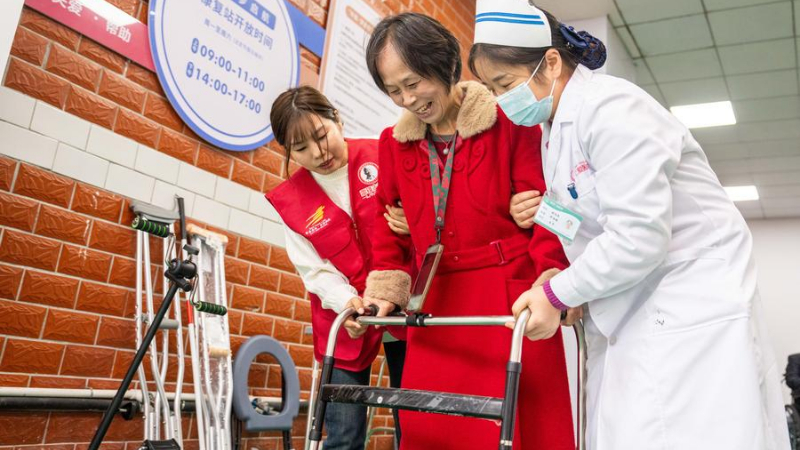 医療と保育、医療と介護の連携サービス