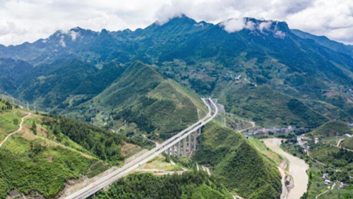 中国貴州省、正習高速道路が全線開通