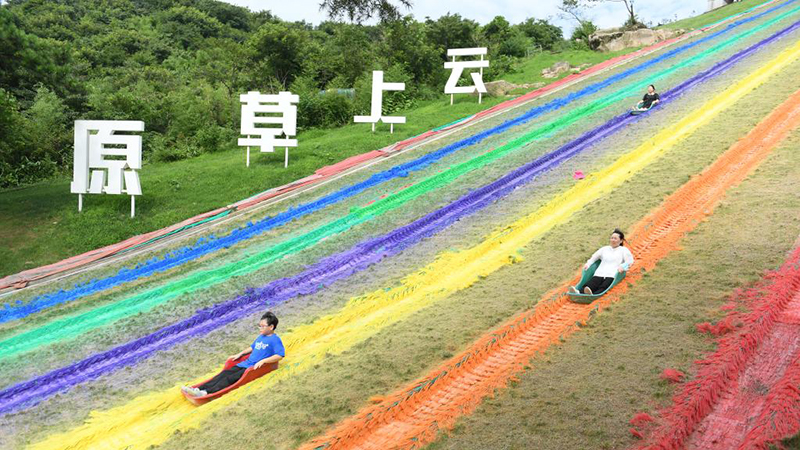 夏の観光シーズン迎えた美しい農村　浙江省安吉県
