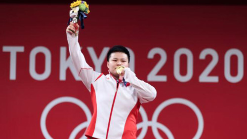 重量挙げ女子８７キロ級、中国の汪周雨が金メダル　東京五輪