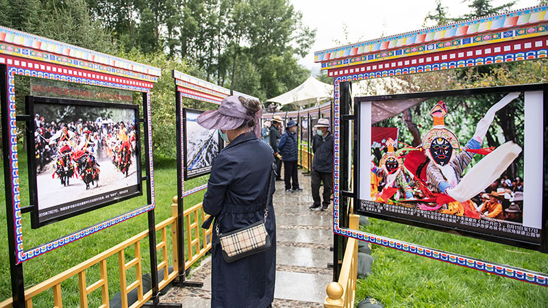 チベット平和解放７０周年を祝う寫真展、ラサで開幕