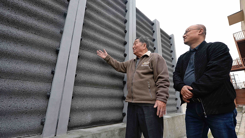 ８８歳の高速鉄道専門家、防音壁の開発に尽力　中国四川省
