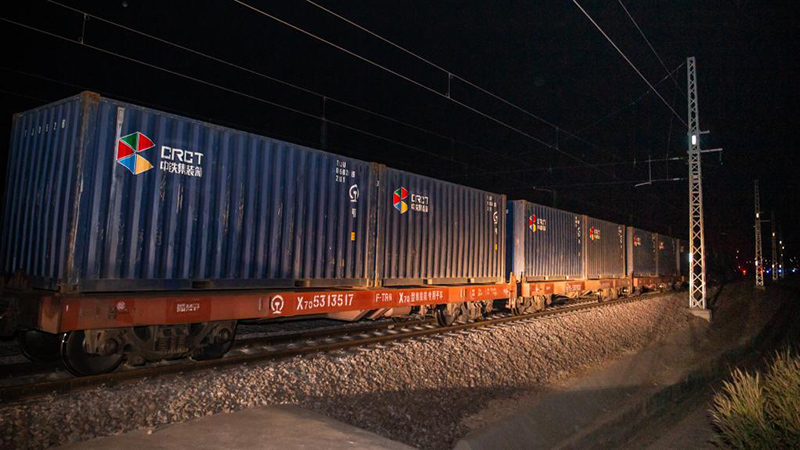 中國ラオス鉄道、國際貨物列車の第１便がビエンチャン到著