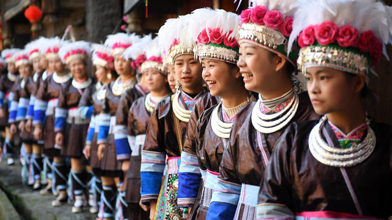 トン族の新年、歌や踊りで晴れやかに　貴州省