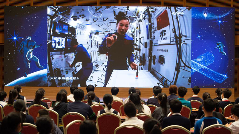 中国の宇宙ステーションで１回目の宇宙授業開催