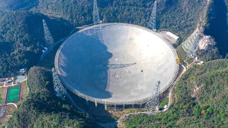 巨大電波望遠鏡「中国天眼」、新たな段階へ