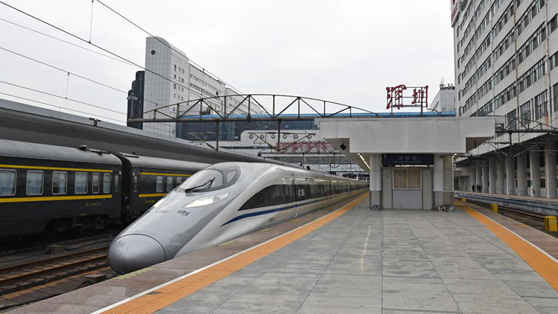 １００年の歴史ある深圳駅が高速列車の停車駅に　広東省