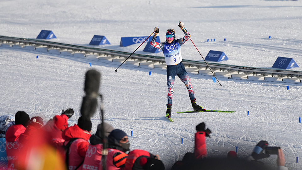 ノルウェーのヨーハウグが大會金メダル第１號　北京冬季五輪