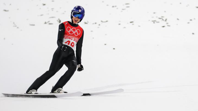 ジャンプ男子ノーマルヒル、日本の小林陵侑が金メダル　北京冬季五輪
