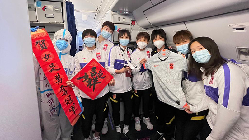 サッカー女子アジアカップ優勝の中国代表が帰国