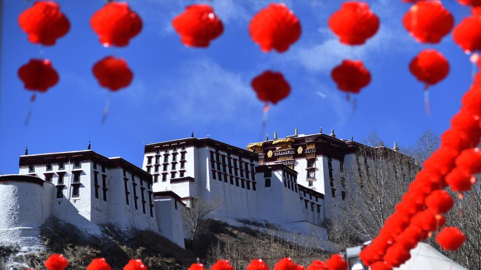 チベット暦の新年控え、年越し用品の売れ行き好調　西蔵自治区