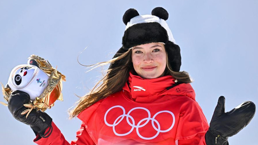 中国の谷愛凌が金メダル、北京冬季五輪スキー女子ハーフパイプ