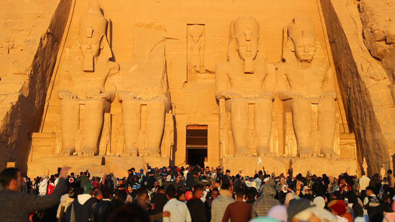 エジプトのアブシンベル神殿を訪ねて