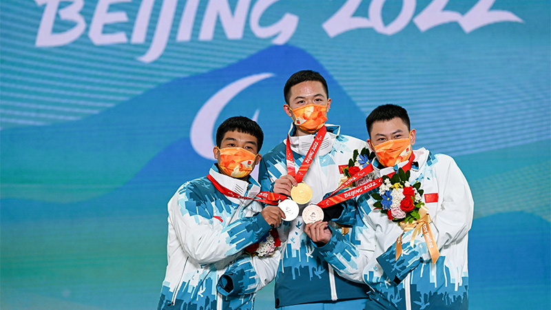 男子スノーボードクロス上肢障害、中国勢がメダル独占　北京冬季パラ