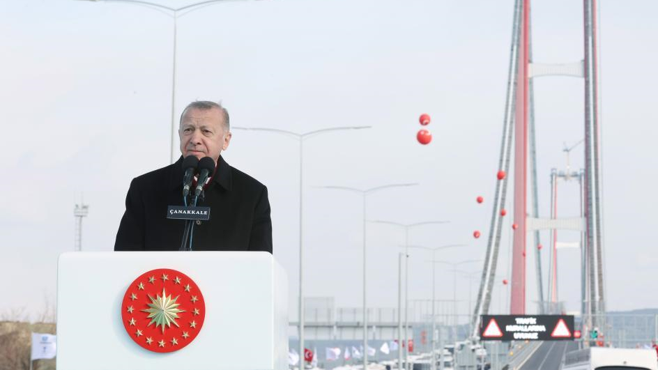 トルコで世界最長のつり橋が開通　中国企業が建設に参加