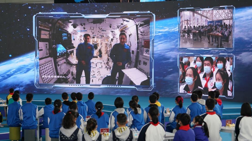 中国宇宙ステーションで２回目の宇宙授業