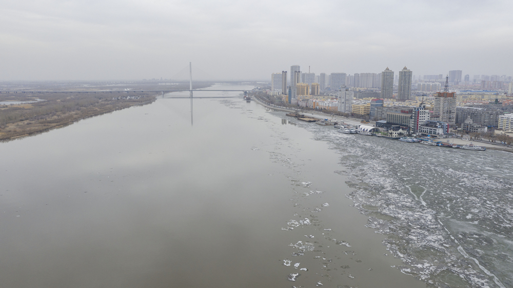 松花江ハルビン区間の解氷を発表　中国黒竜江省