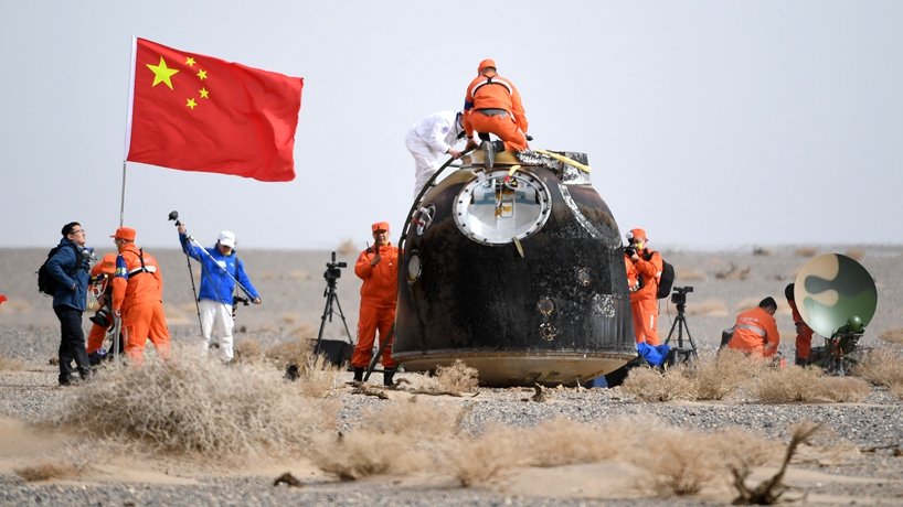 中国の有人宇宙船「神舟１３号」帰還モジュール、無事着陸