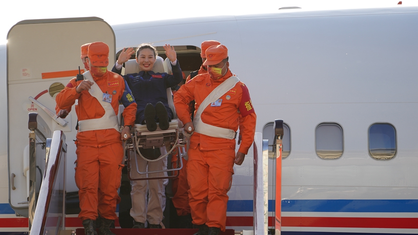 有人宇宙船「神舟１３號」の３飛行士、北京に到著