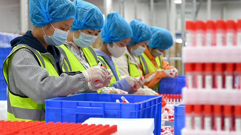 核酸検查用品の製造で感染対策を支援　陝西省西安市