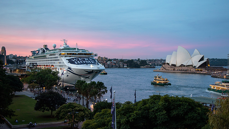 ２年ぶり、シドニー港に國際クルーズ船が入港　オーストラリア