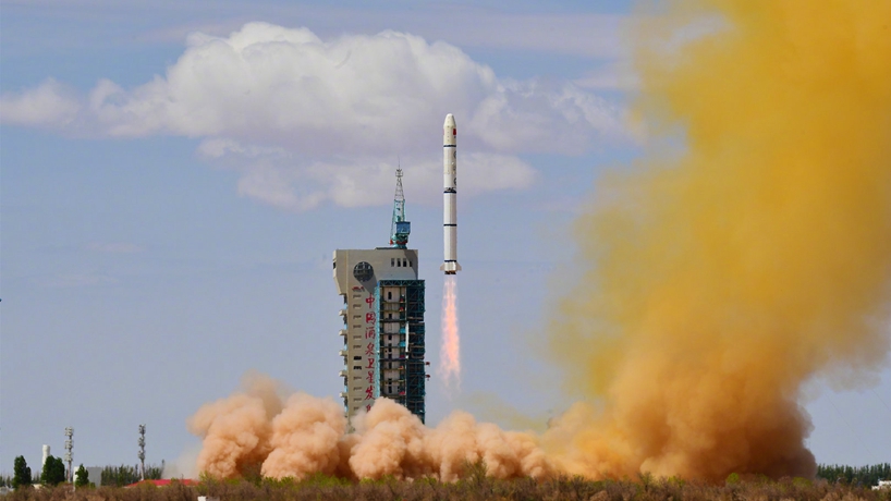 中国、「四維０１」「四維０２」衛星の打ち上げに成功