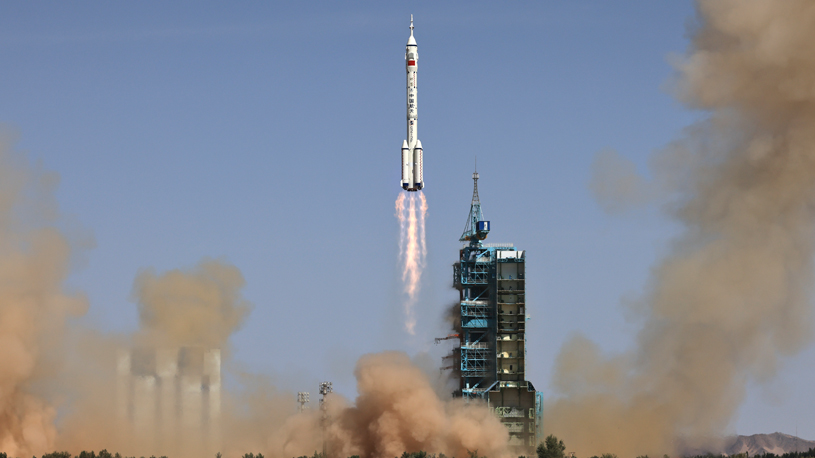 中国、有人宇宙船「神舟１４号」を打ち上げ