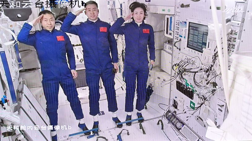 「神舟１４号」乗組員、宇宙ステーションのコアモジュールに到着