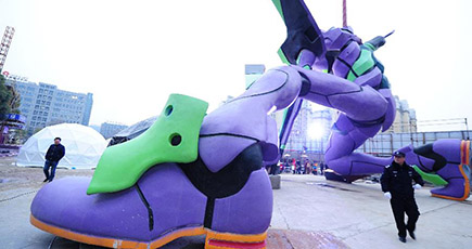 アニメキャラクターの大型立像、上海に登場
