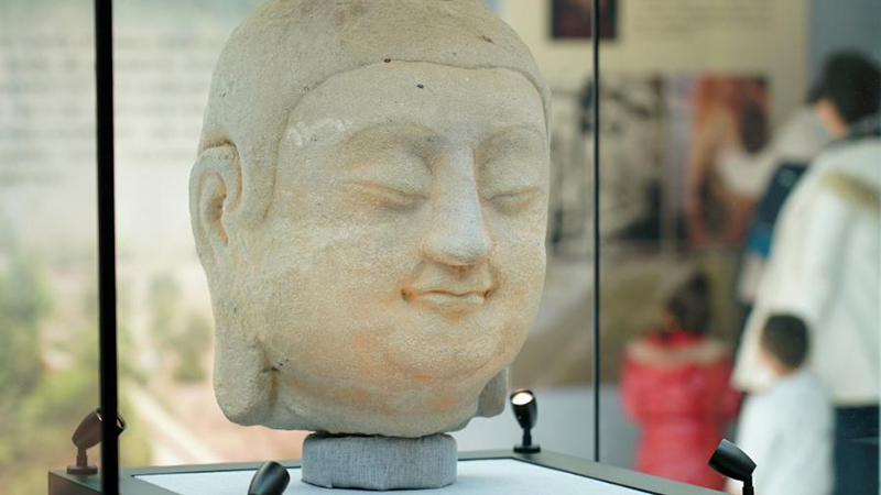 天竜山石窟から盗掘された仏頭、北京魯迅博物館に登場
