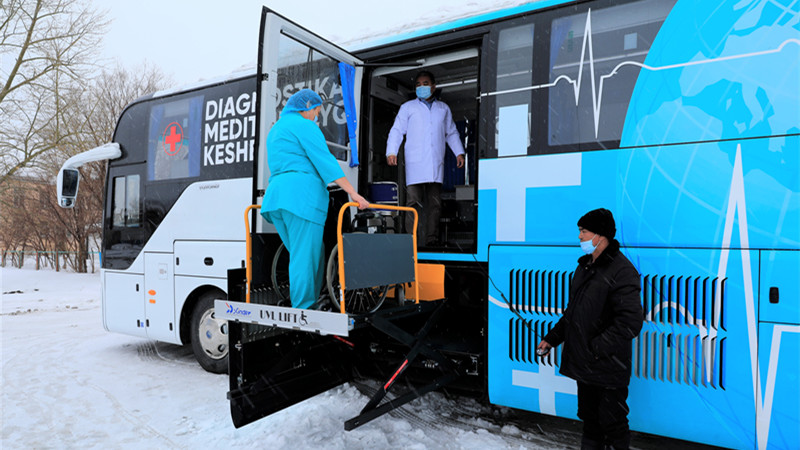 カザフスタン、地方病院に中国製移動診療車を配備