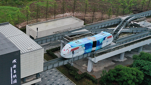 自動運転の新交通システム「雲巴」、重慶市で運行開始