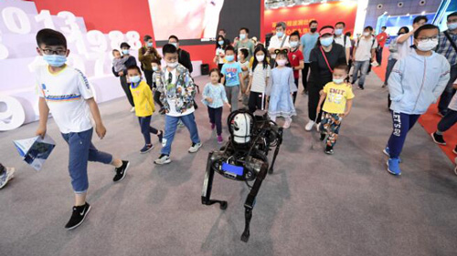 先端テクノロジーが集結　北京科学技術ウイーク