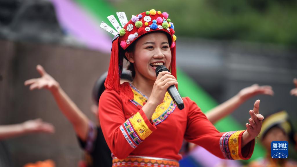 ヤオ族の伝統的祝日「祝著節」を祝う 広西チワン族自治区