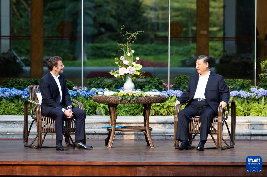 習近平主席、マクロン仏大統領と広州で非公式会談