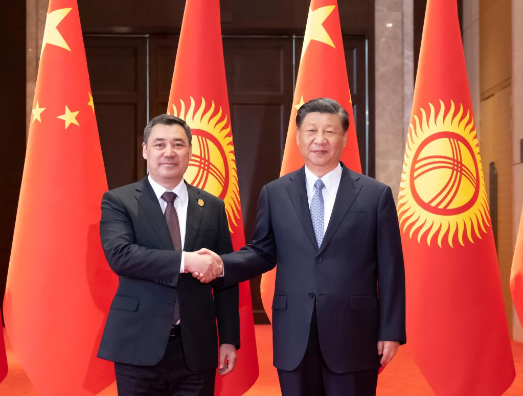 習近平主席、キルギス大統領と會談