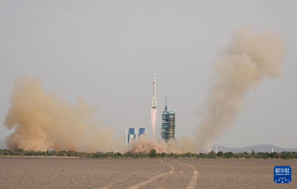 中国、有人宇宙船「神舟16号」を打ち上げ