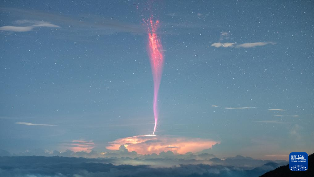 中国の星空写真家、発光現象「レッドスプライト」を撮影