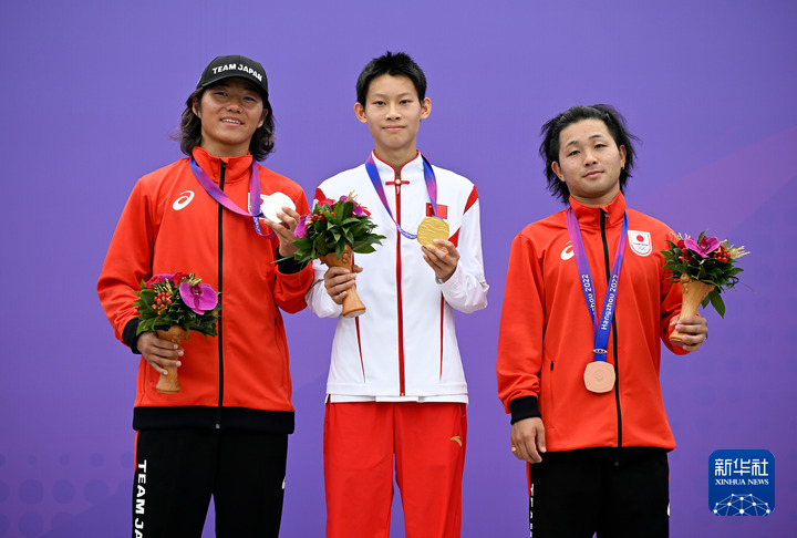 スケートボード男子パーク、中国選手が金メダル 日本勢は銀・銅