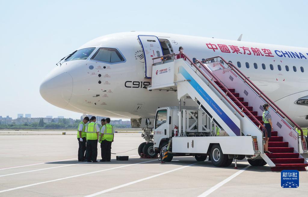 中国東方航空、国産旅客機「C919」を100機追加発注