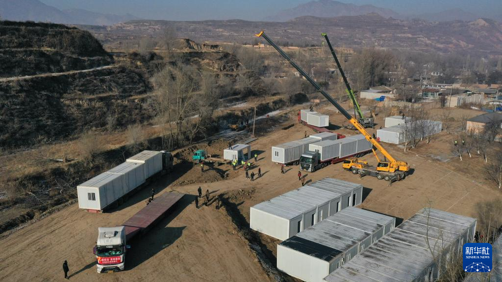 地震被災地で仮設住宅の設置進む 中国甘粛省 - Xinhua