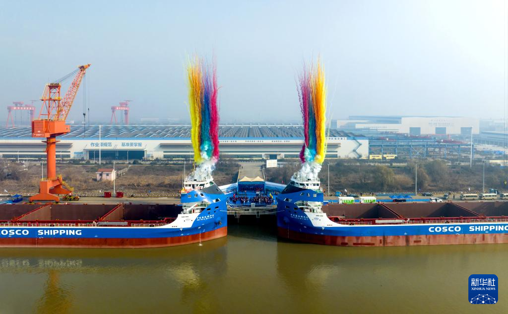 人気商品の 中国切手 原子炉完成 人民大会堂 1万トン貨物船 その他 