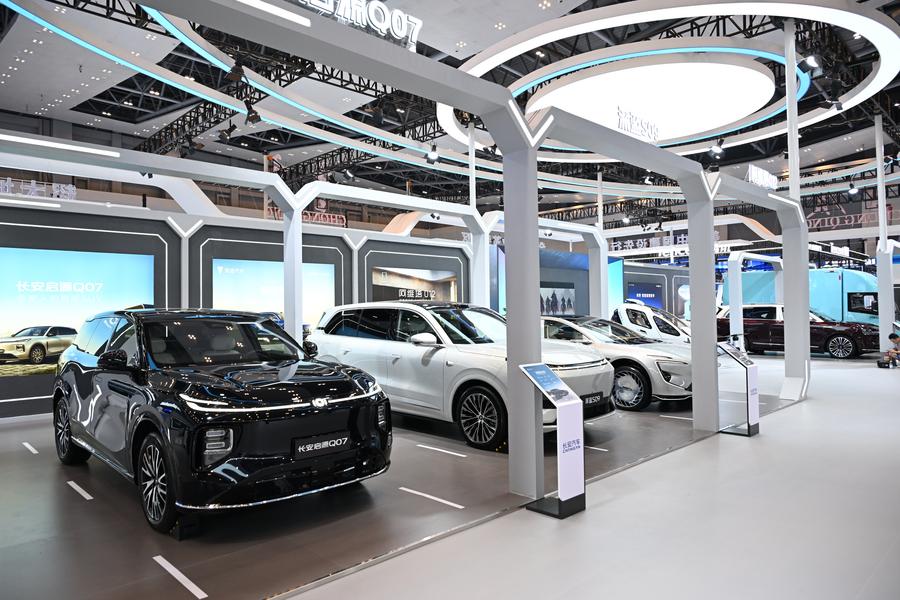 世界スマート産業博で注目を集めるコネクテッド新エネ車 中国重慶市