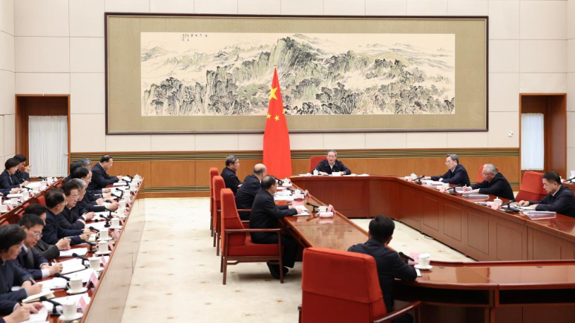 中国国務院、政府活動報告案と第１５次５カ年規画要綱案を討議