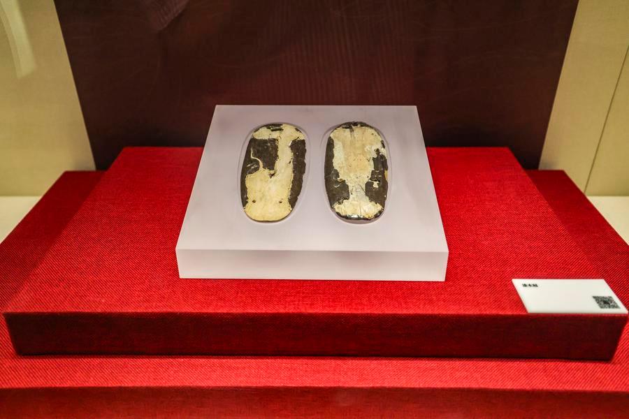 中国・朱然家族墓地博物館、三国時代の「漆下駄」を初公開