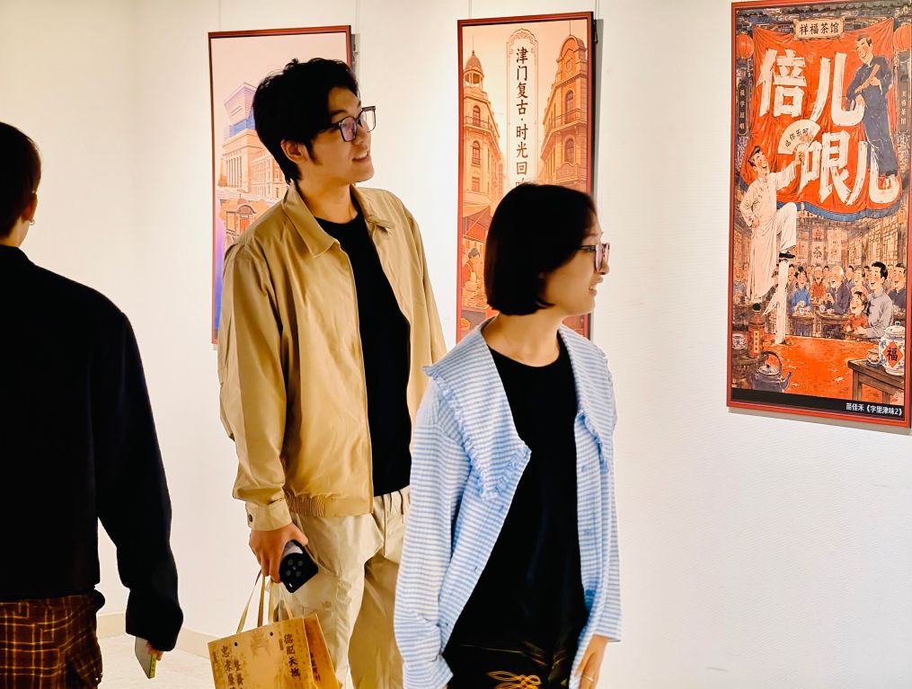 中国・天津で芸術展開幕 地域の魅力を描く作品多数